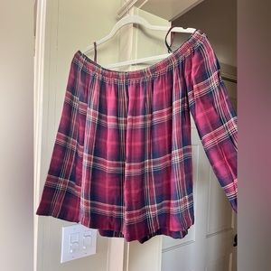 Cloth & Stone Flannel, Plaid, off the shoulder, Maroon & Navy top